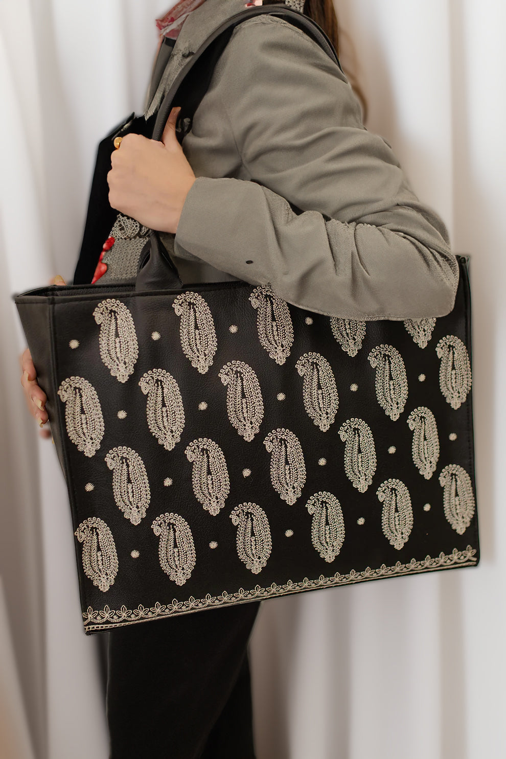 Embroidery Tote Bag Daily Carry - Black