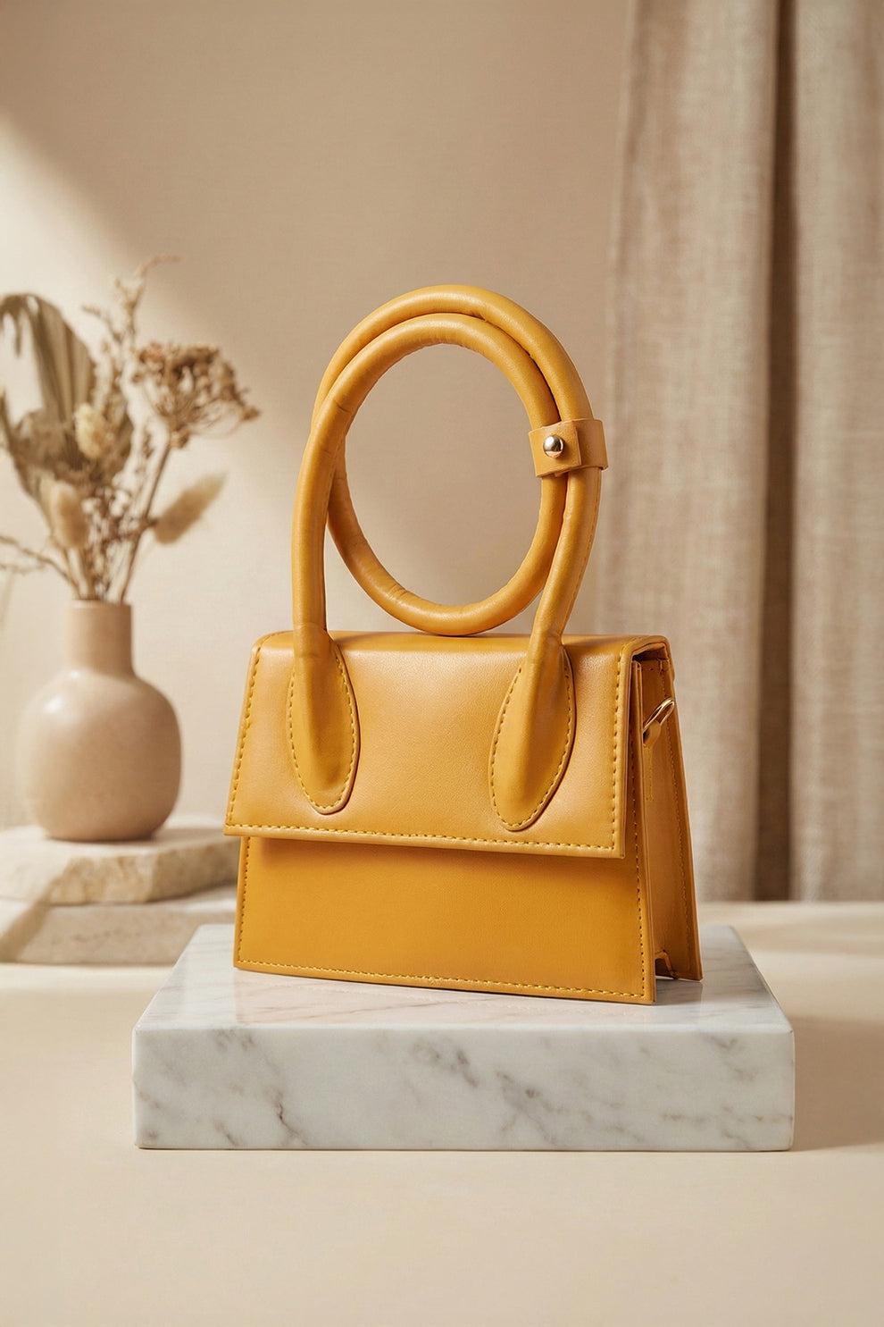 HandBag Jacqumues - Gold Yellow
