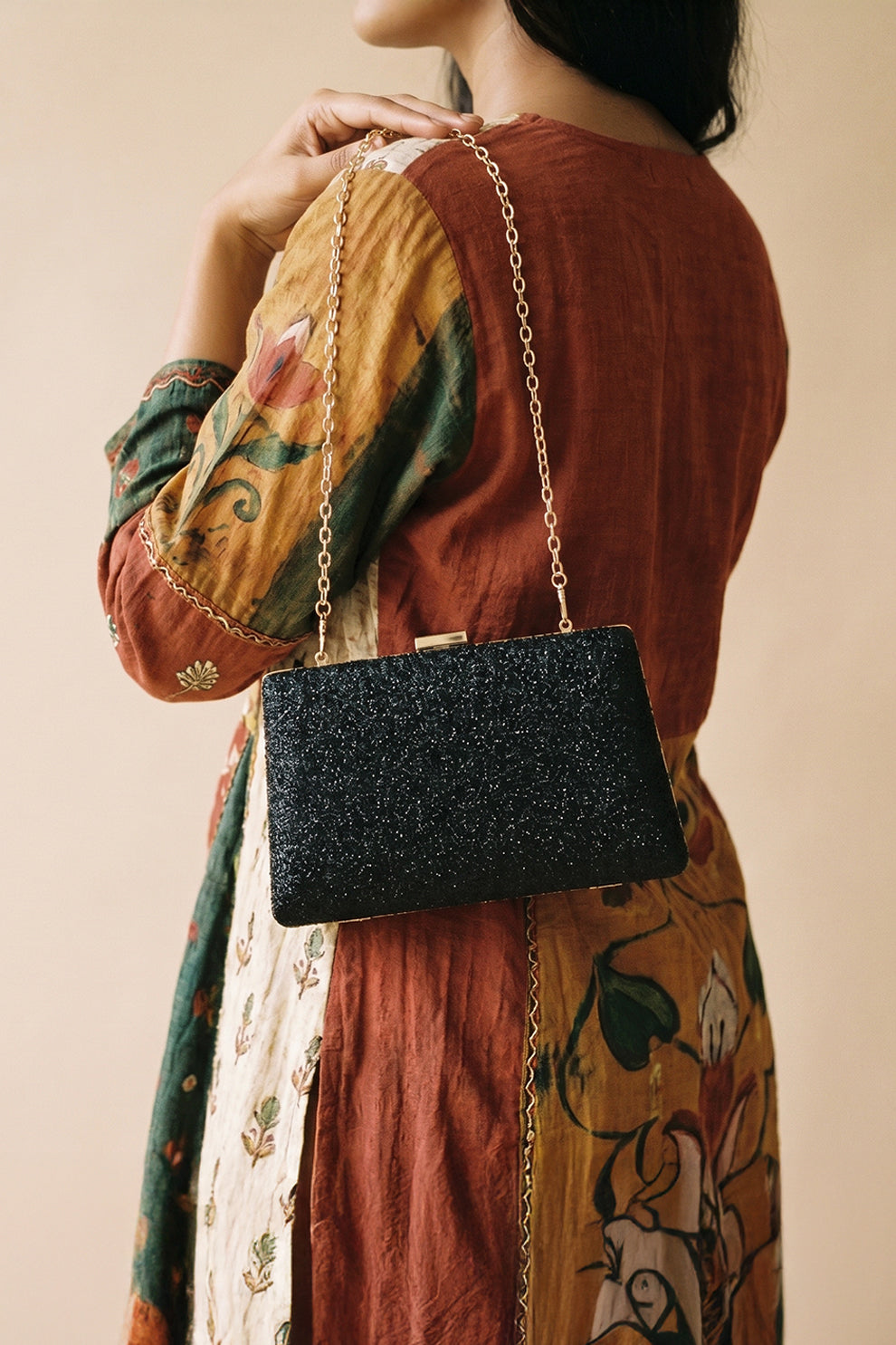 Shoporiya Clutch Sera - Black