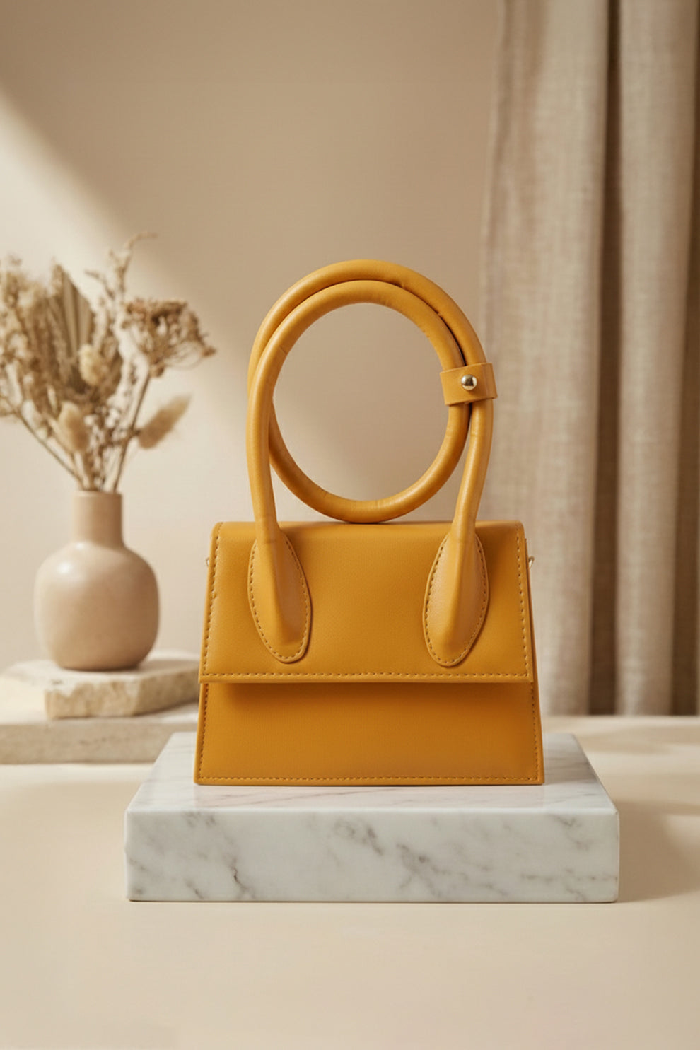 HandBag Jacqumues - Gold Yellow