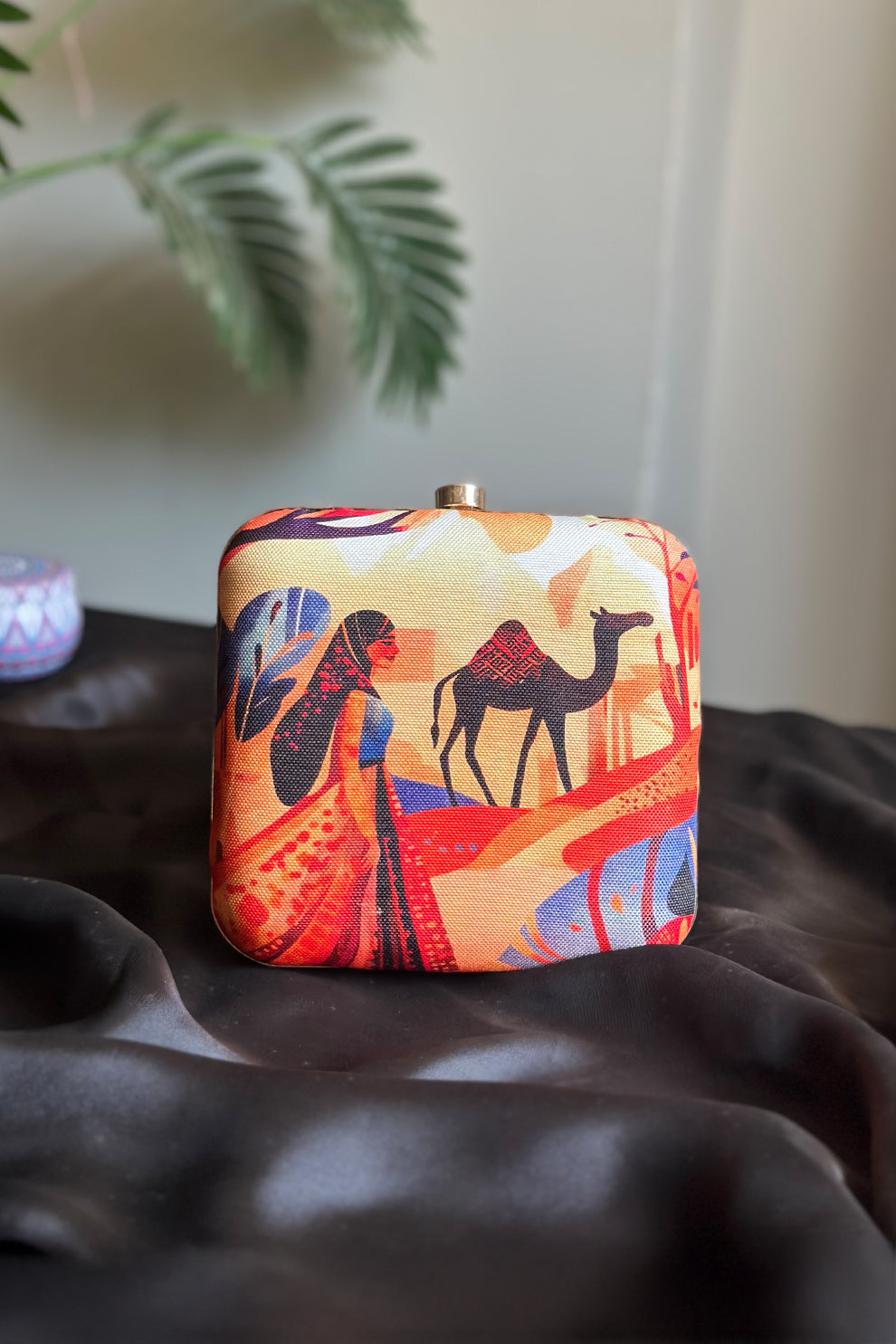 Shoporiya Clutch Desert Mirage