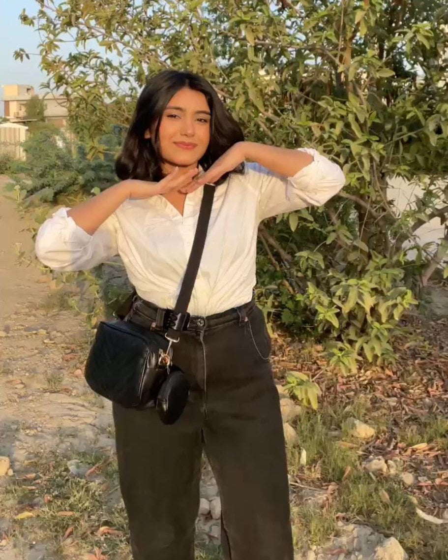 Crossbody Chevron Coin - Black