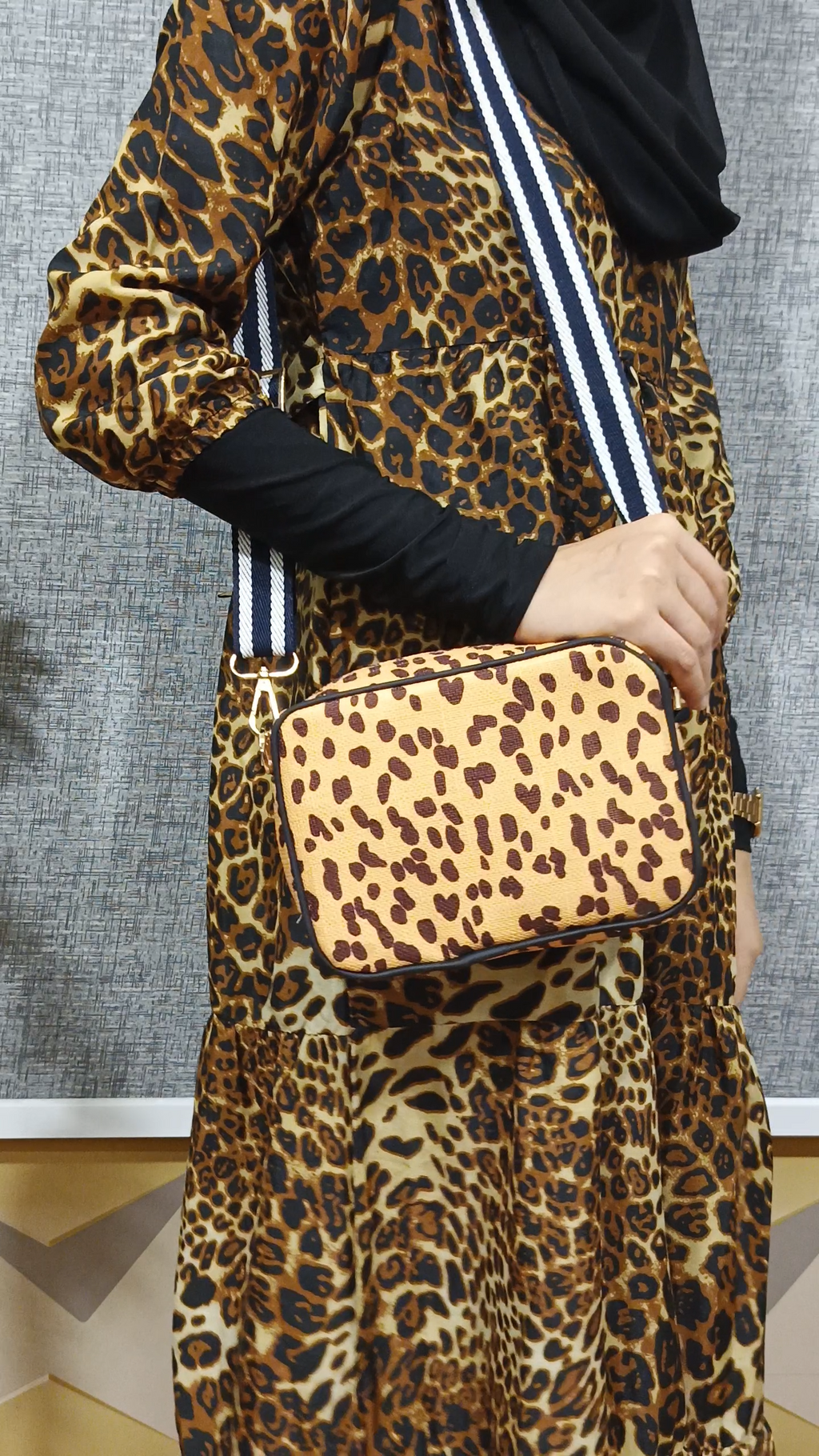 Crossbody Cheetah